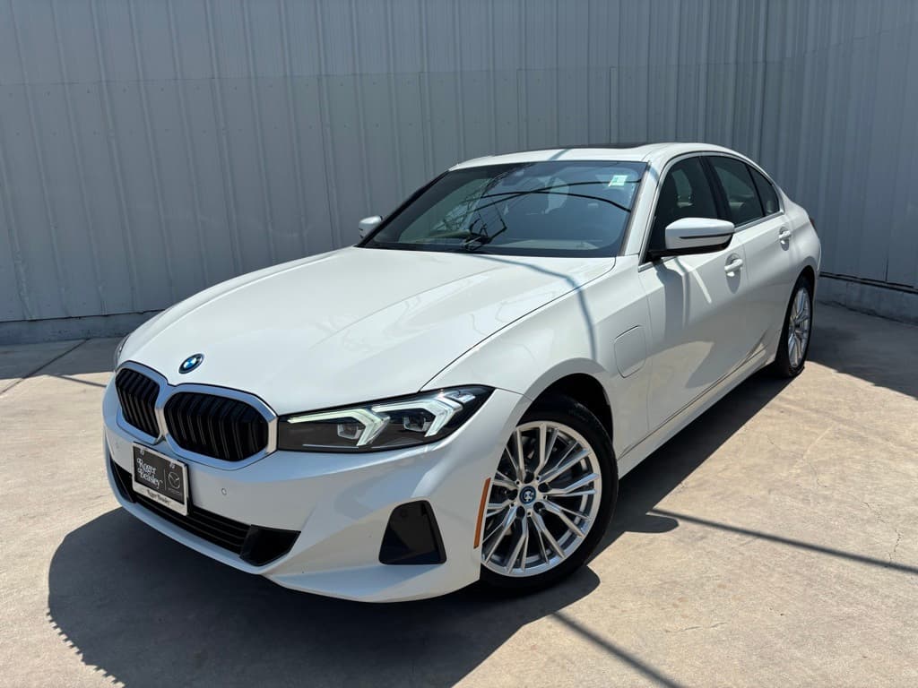 2024 BMW 3 Series 330e iPerformance