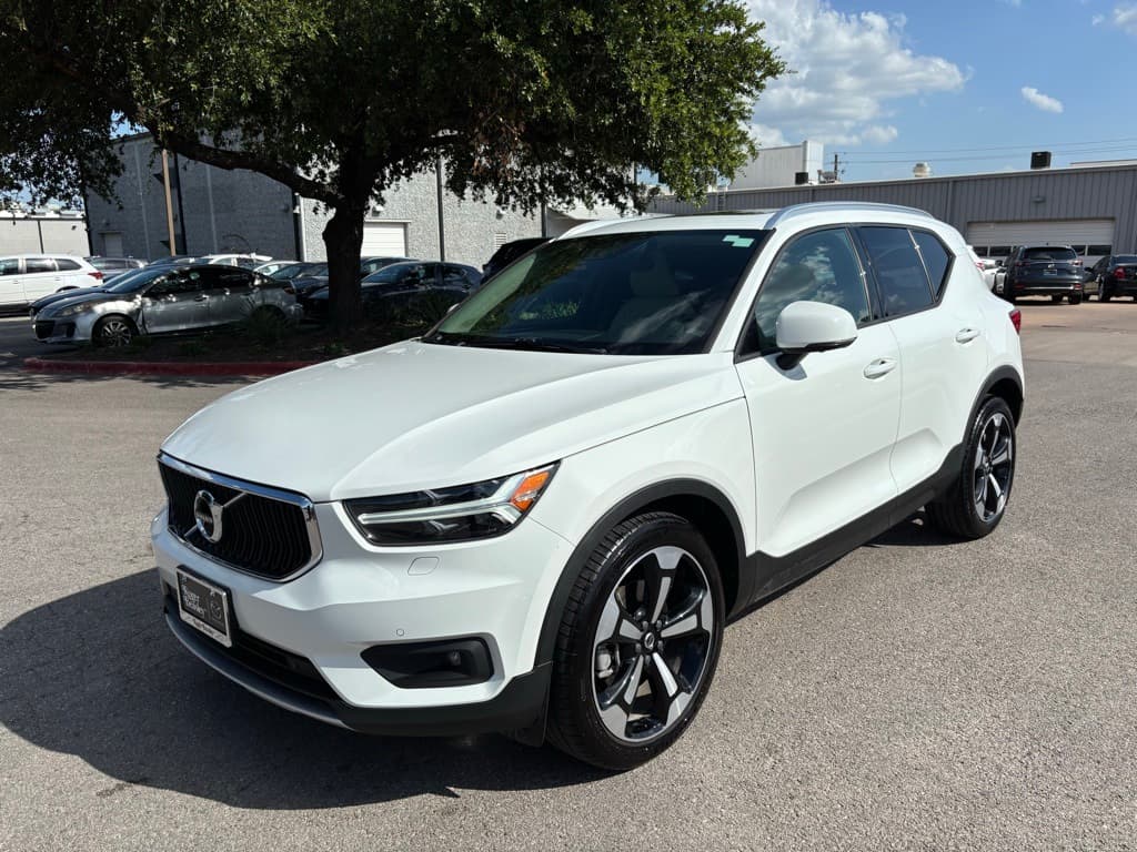 2020 Volvo XC40 Momentum